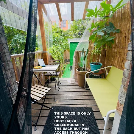Private Room With Private Bathroom And Backyard New York Exterior photo